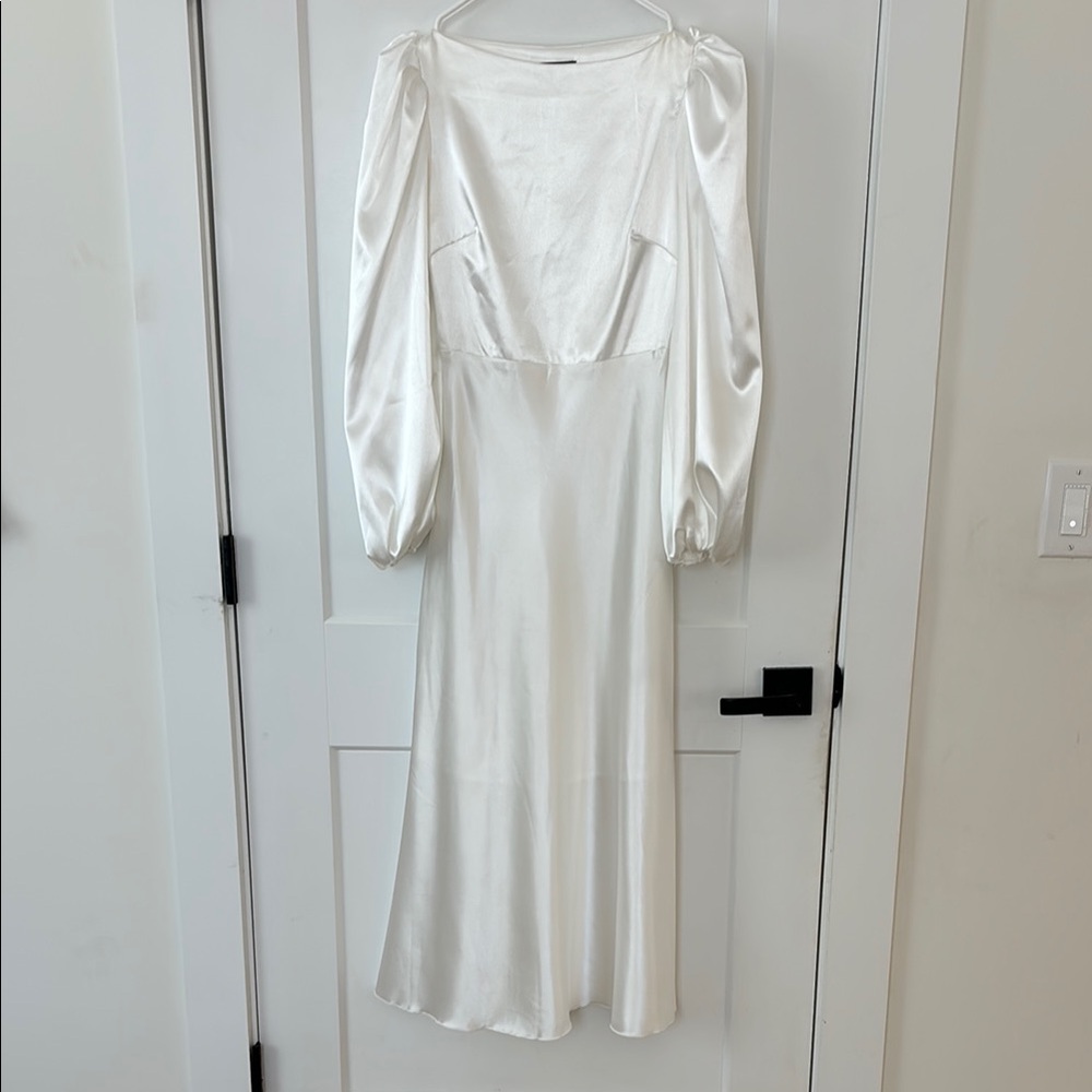 Elegant White Satin Dress with Puff Sleeves